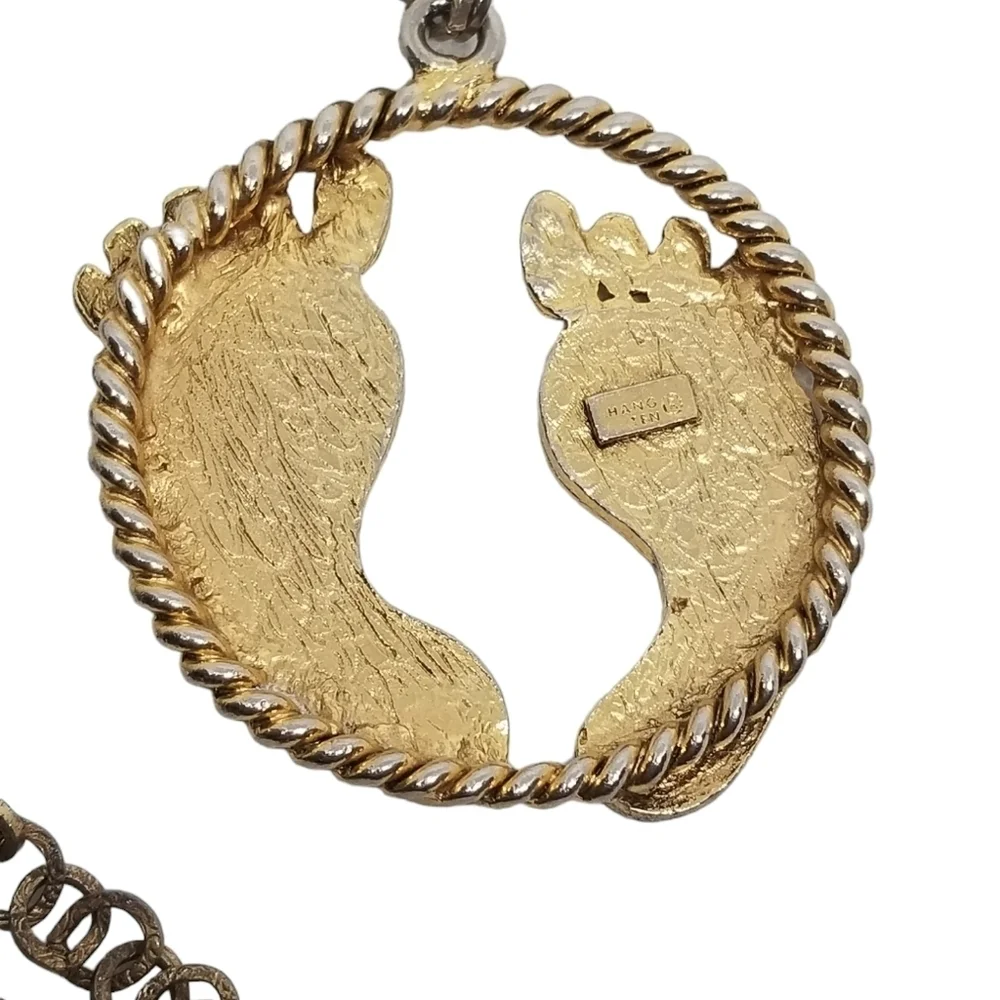 1970S HANG TEN BRAND RARE  GOLDTONE FEET LOGO PENDANT CHAIN NECKLACE